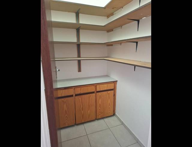 5 BEDROOM PROPERTY TO RENT IN DWARSKERSBOS